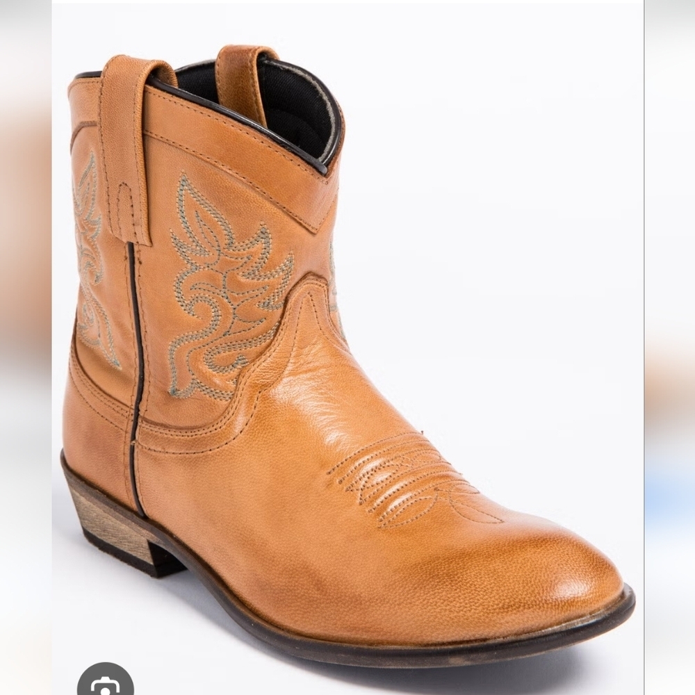 dingo Tan Leather Western Boots
